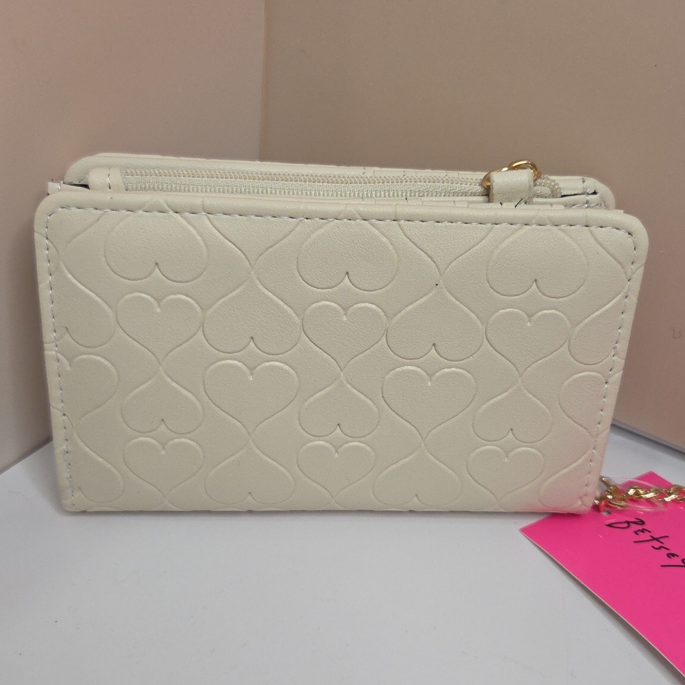 🤍🔹️Betsey Johnson 🔹️chalk Quilted Heart Zip Trifold Wallet XOKAYRA - Picture 6 of 9